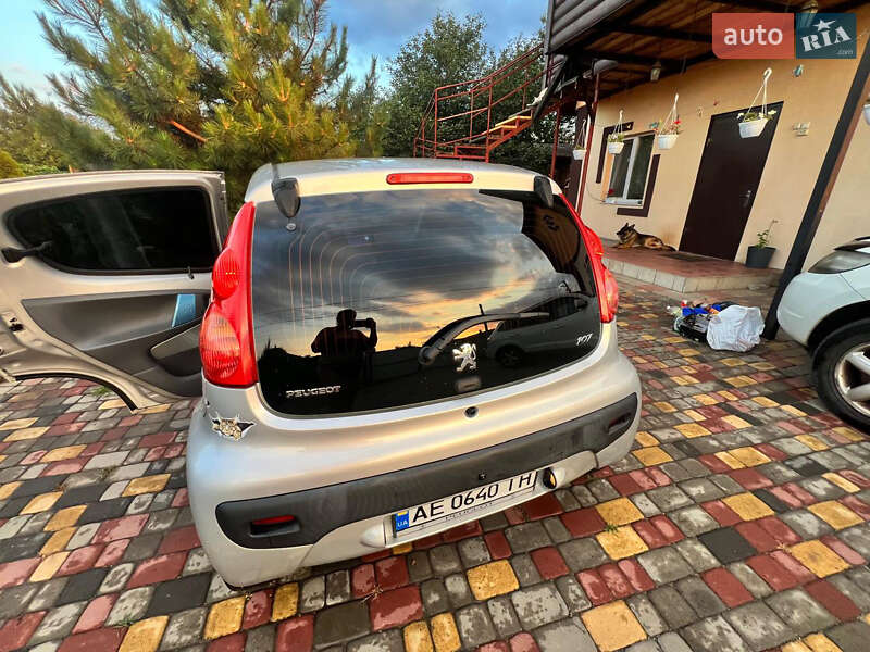 Хэтчбек Peugeot 107 2010 в Днепре