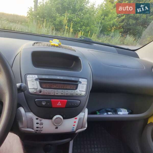 Хэтчбек Peugeot 107 2009 в Киеве