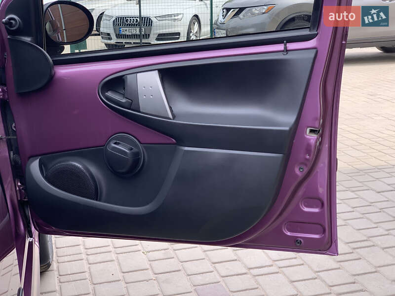 Хетчбек Peugeot 107 2014 в Бердичеві