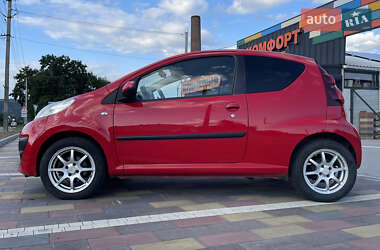 Хетчбек Peugeot 107 2012 в 