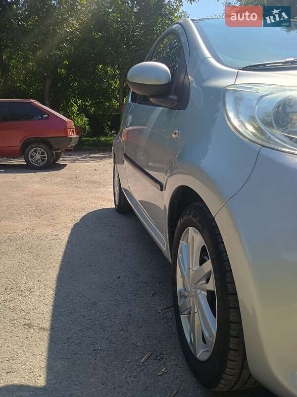 Хетчбек Peugeot 107 2008 в Кам'янець-Подільському