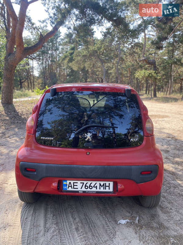 Хетчбек Peugeot 107 2008 в Дніпрі