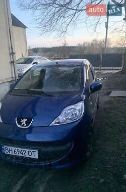 Хетчбек Peugeot 107 2006 в Радивиліві