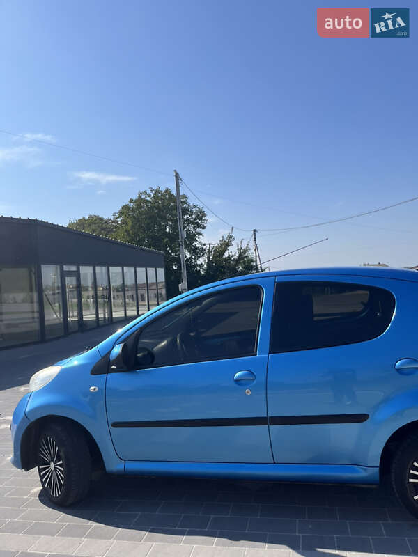 Хетчбек Peugeot 107 2007 в Мостиській