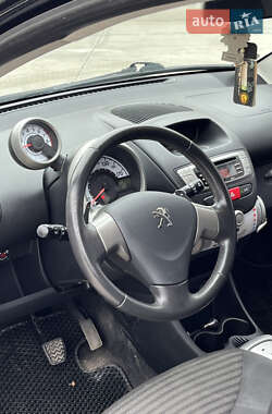 Хетчбек Peugeot 107 2014 в 