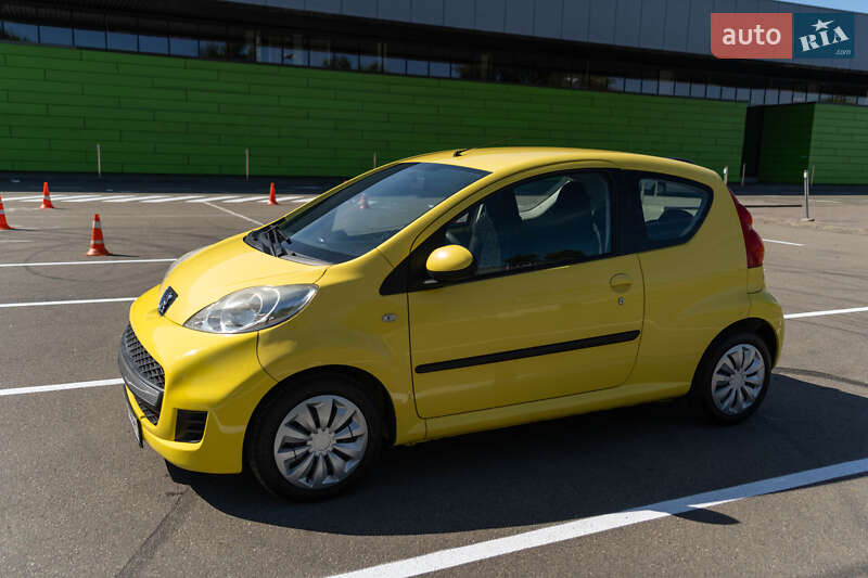 Хетчбек Peugeot 107 2010 в Києві