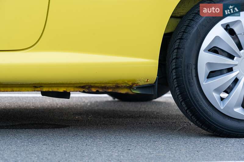 Хетчбек Peugeot 107 2010 в Києві