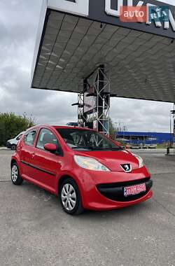 Хэтчбек Peugeot 107 2008 в Дубно