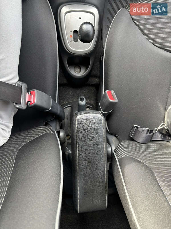 Хэтчбек Peugeot 107 2012 в Запорожье