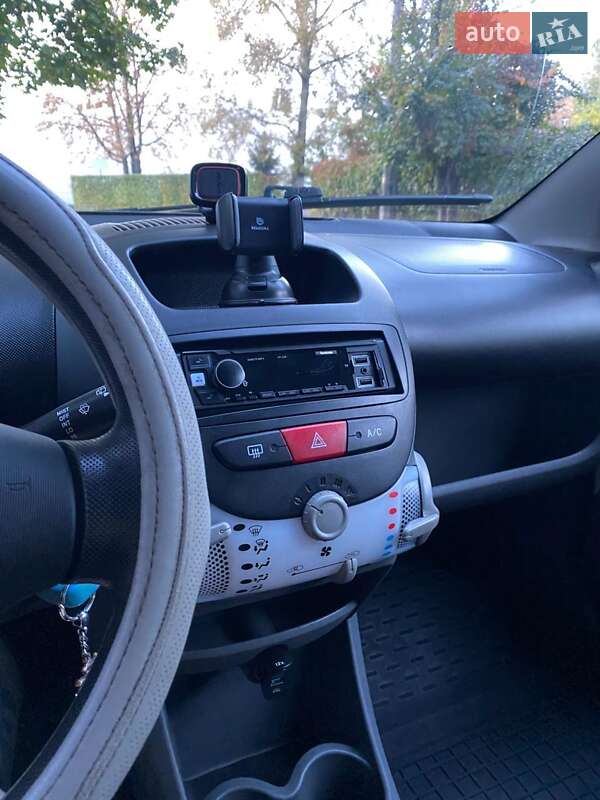 Хэтчбек Peugeot 107 2011 в Киеве