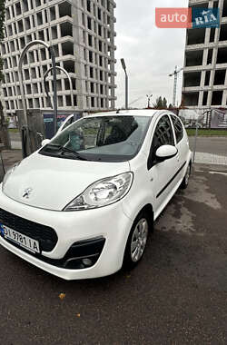 Хэтчбек Peugeot 107 2013 в Киеве