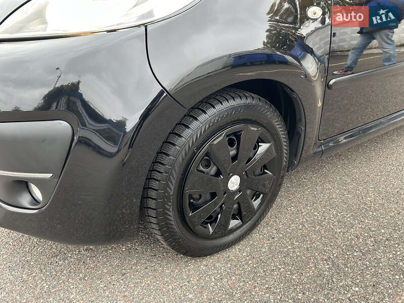 Хэтчбек Peugeot 107 2012 в Киеве