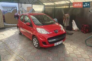 Хэтчбек Peugeot 107 2011 в Черновцах