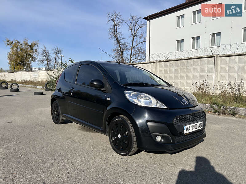 Хэтчбек Peugeot 107 2012 в Киеве