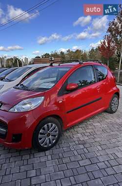 Хетчбек Peugeot 107 2010 в Києві