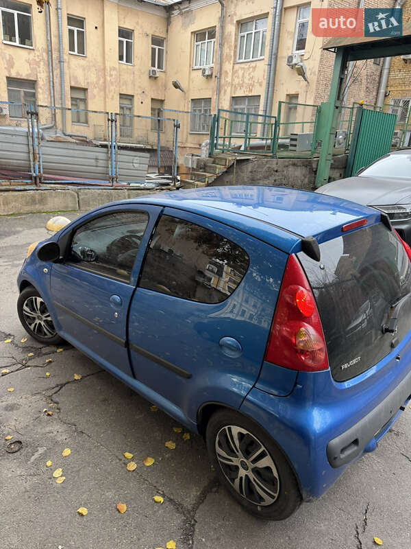 Хэтчбек Peugeot 107 2010 в Киеве
