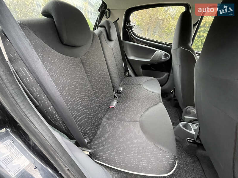 Хэтчбек Peugeot 107 2010 в Львове