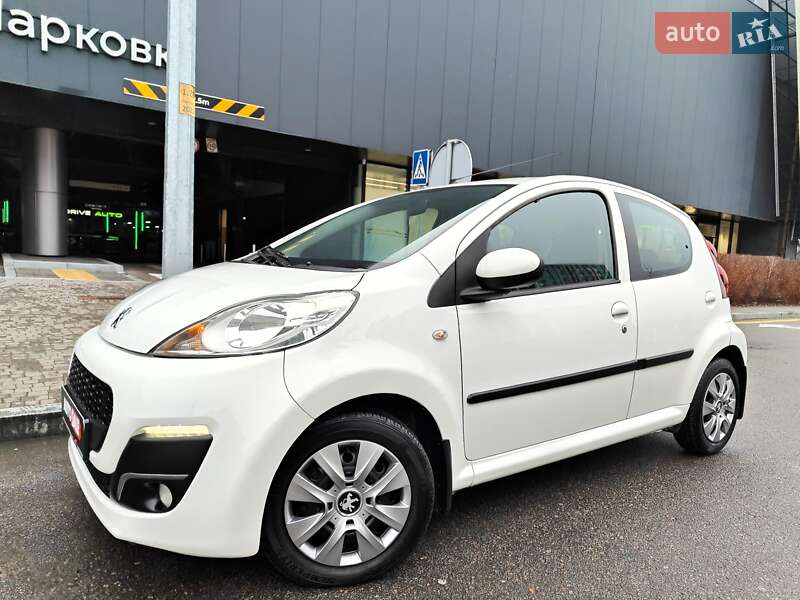 Хэтчбек Peugeot 107 2013 в Киеве