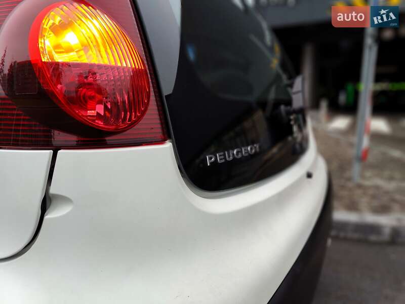 Хэтчбек Peugeot 107 2013 в Киеве