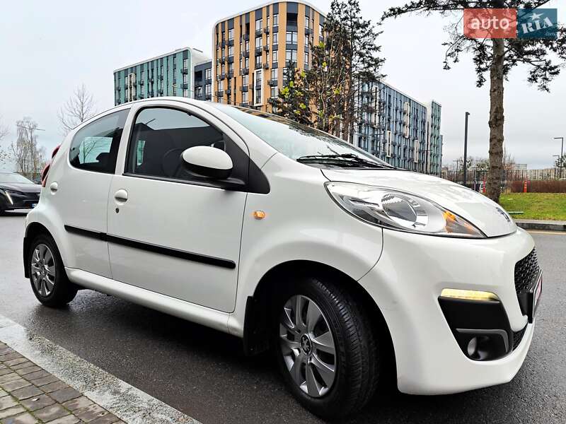 Хэтчбек Peugeot 107 2013 в Киеве