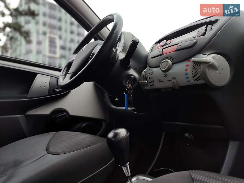 Хэтчбек Peugeot 107 2013 в Киеве