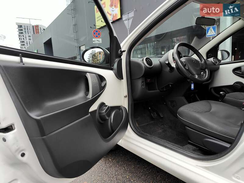 Хэтчбек Peugeot 107 2013 в Киеве