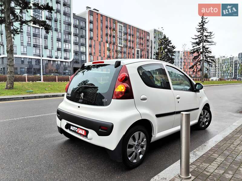 Хэтчбек Peugeot 107 2013 в Киеве
