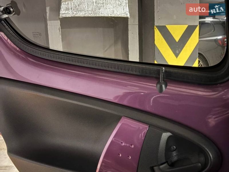 Хэтчбек Peugeot 107 2013 в Киеве