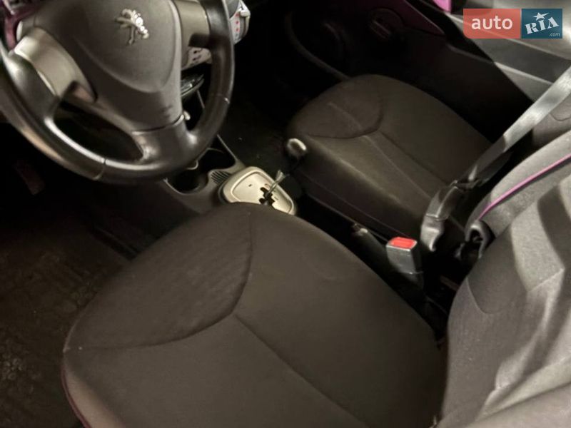 Хэтчбек Peugeot 107 2013 в Киеве