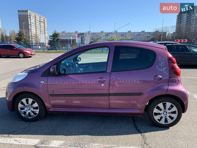 Хэтчбек Peugeot 107 2013 в Киеве