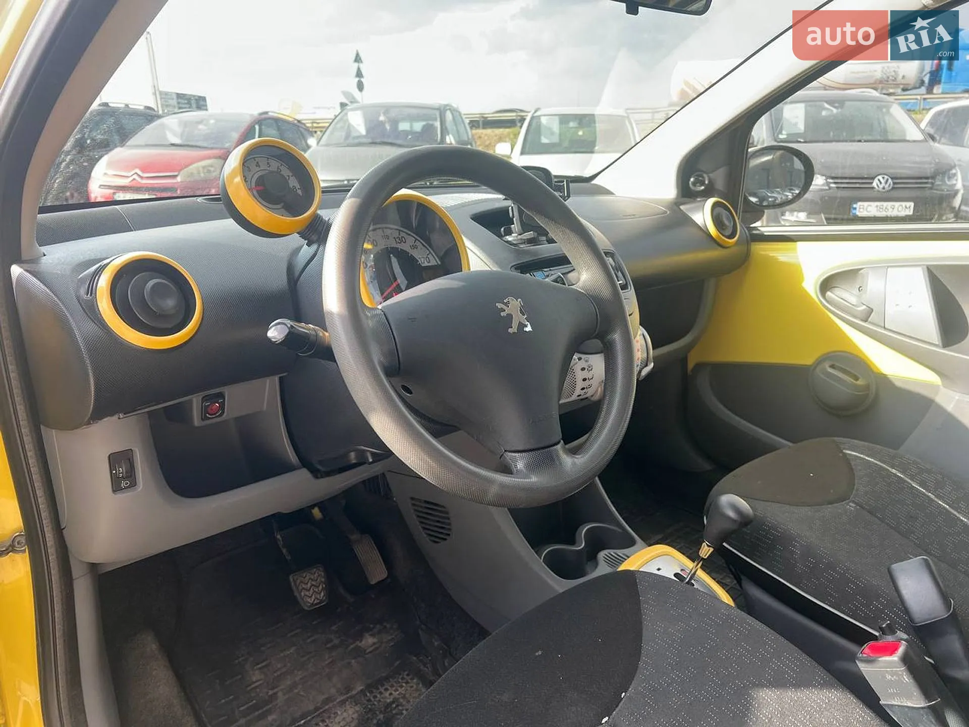2010 Peugeot 107 - мініатюра 18