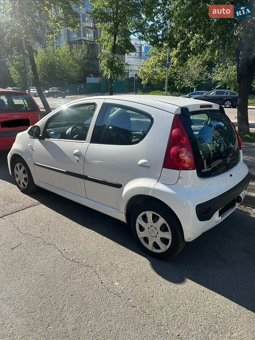 2011 Peugeot 107 - фото 1