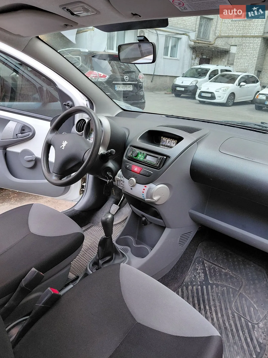 2011 Peugeot 107 - мініатюра 10