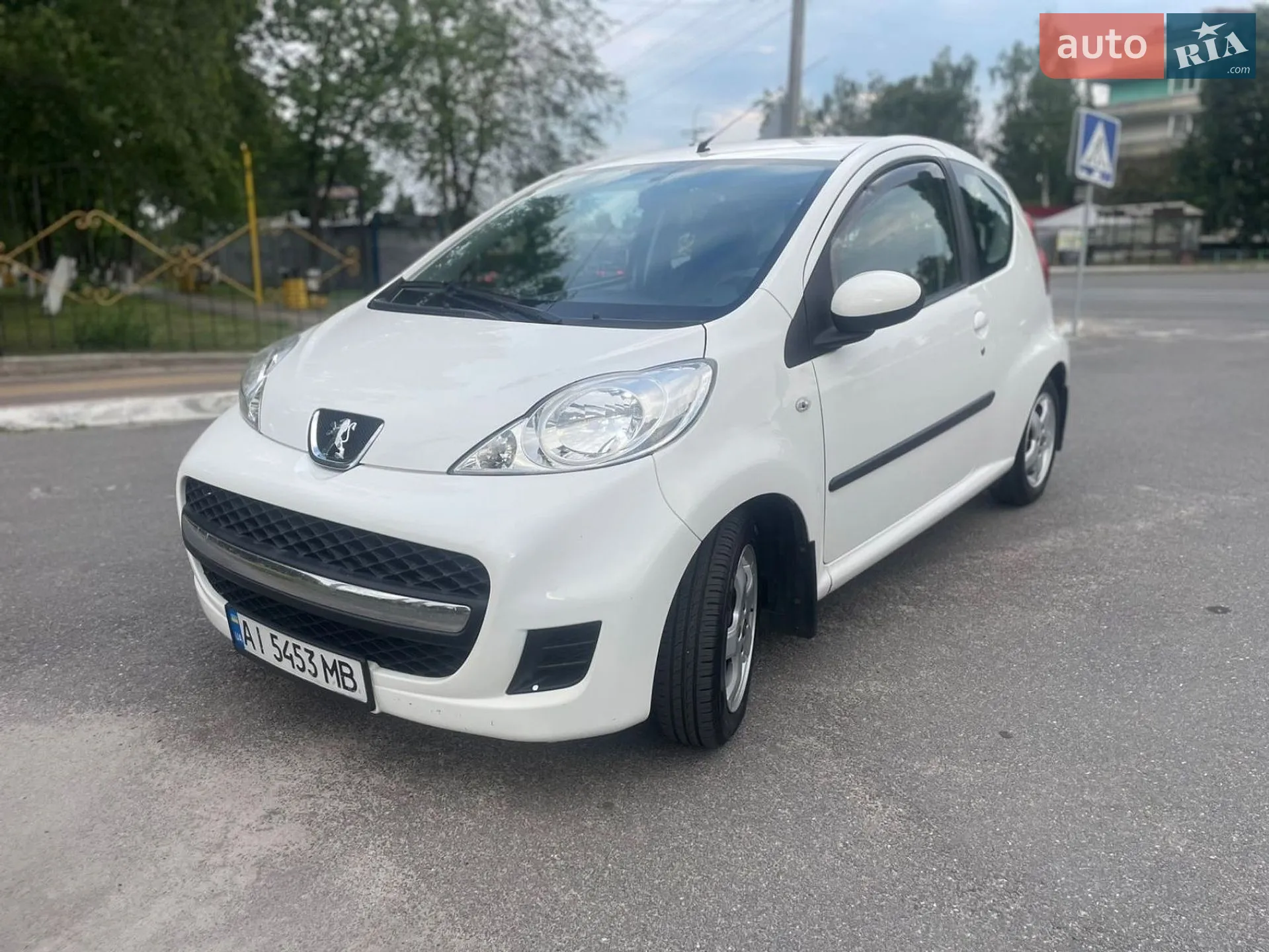 2011 Peugeot 107 - мініатюра 2