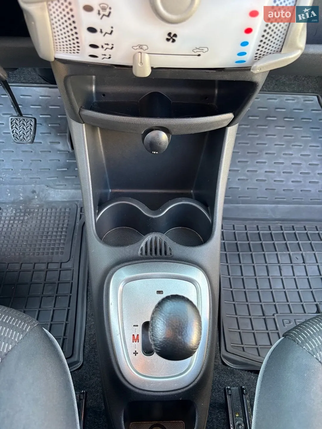 2012 Peugeot 107 - мініатюра 17