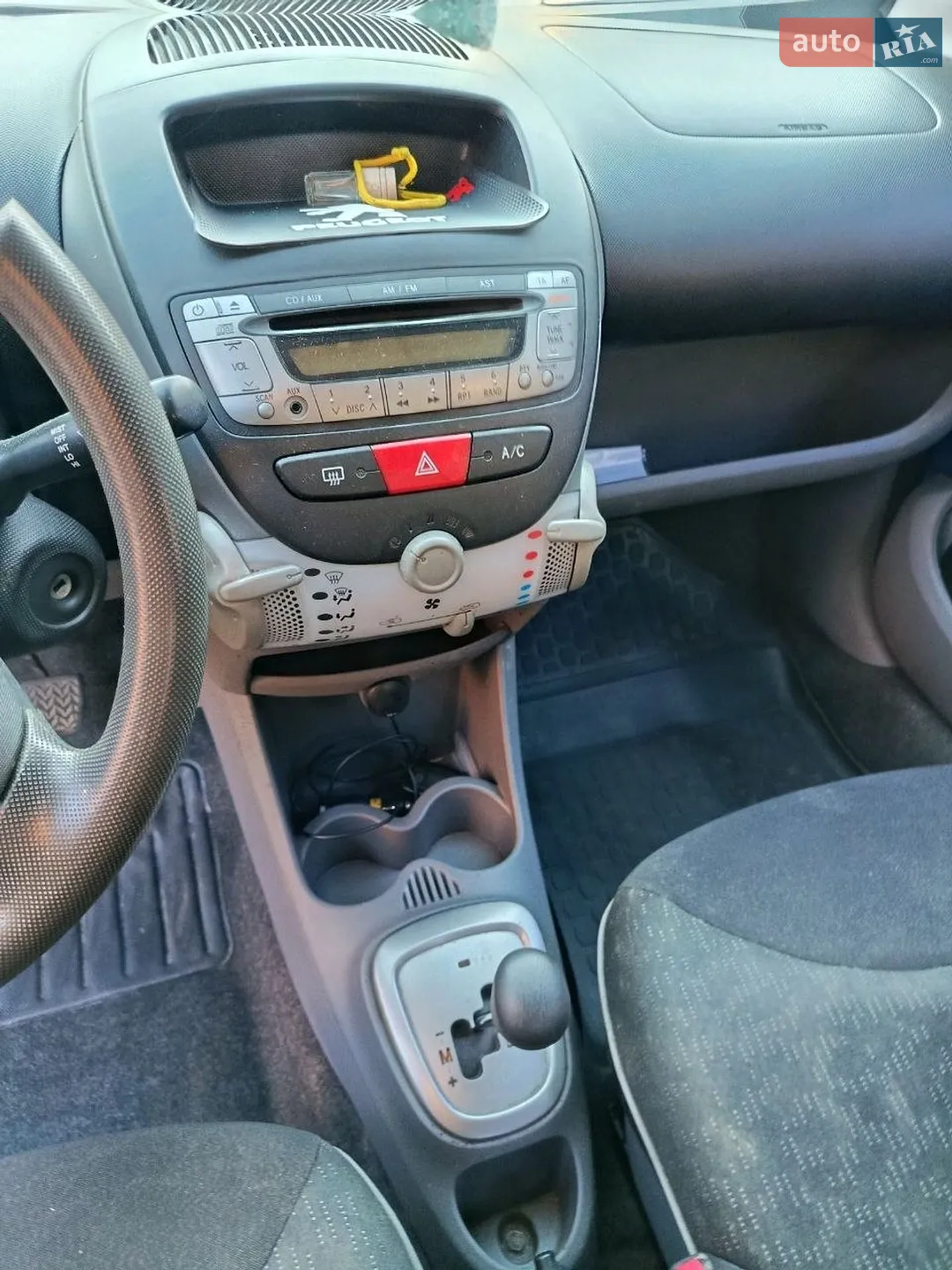 2011 Peugeot 107 - мініатюра 8