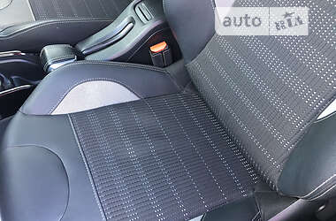 Позашляховик / Кросовер Peugeot 2008 2017 в 