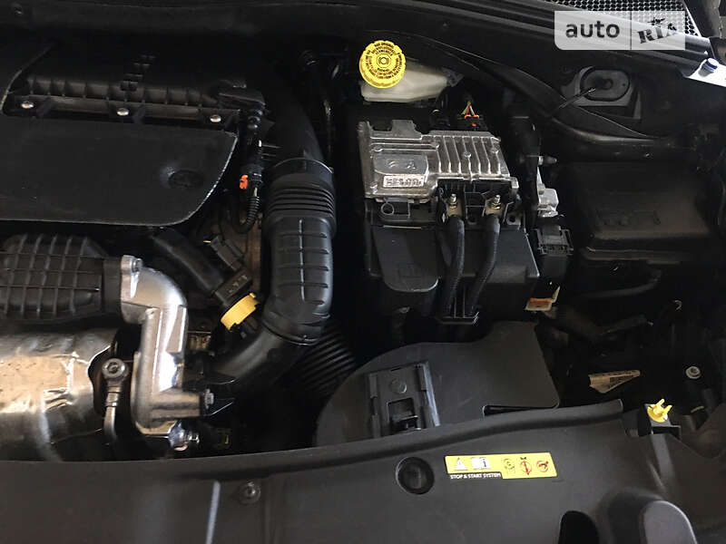 Позашляховик / Кросовер Peugeot 2008 2017 в Дубні