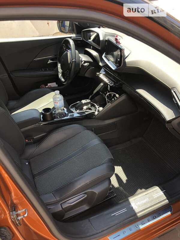 Позашляховик / Кросовер Peugeot 2008 2020 в Одесі