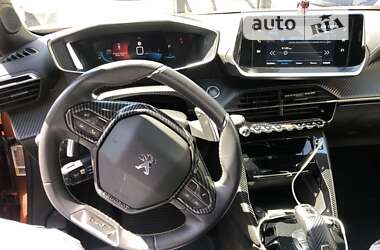 Внедорожник / Кроссовер Peugeot 2008 2020 в 