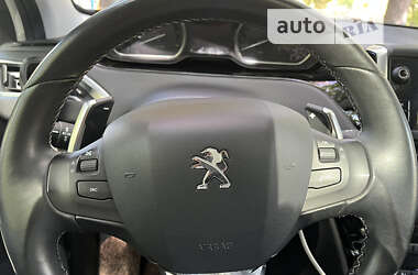 Внедорожник / Кроссовер Peugeot 2008 2015 в 