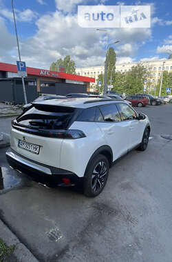 Внедорожник / Кроссовер Peugeot 2008 2020 в Киеве