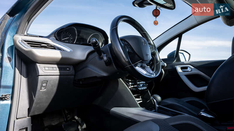 Позашляховик / Кросовер Peugeot 2008 2016 в Львові