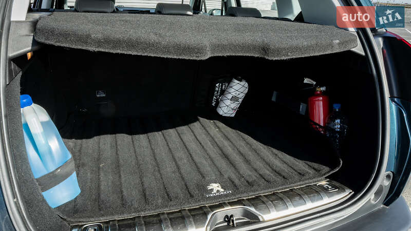 Позашляховик / Кросовер Peugeot 2008 2016 в Львові