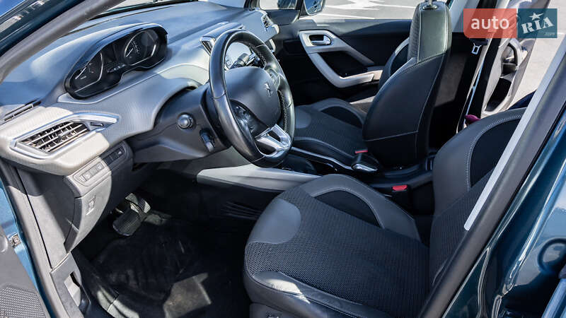 Позашляховик / Кросовер Peugeot 2008 2016 в Львові