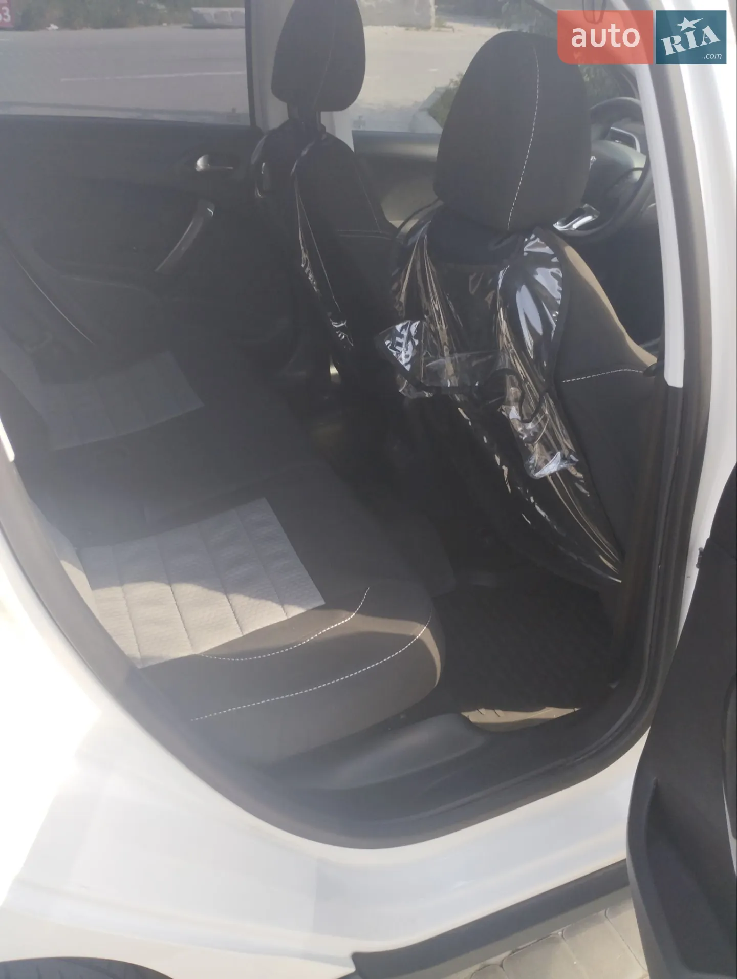 2016 Peugeot 2008 - мініатюра 9