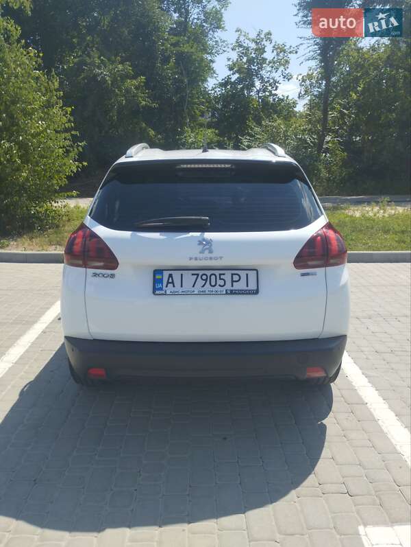 Внедорожник / Кроссовер Peugeot 2008 2016 в Ирпене