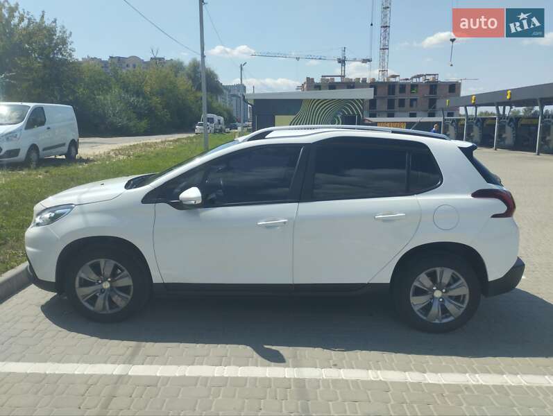 Внедорожник / Кроссовер Peugeot 2008 2016 в Ирпене