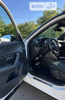 Внедорожник / Кроссовер Peugeot 2008 2022 в 