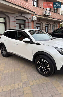 Внедорожник / Кроссовер Peugeot 2008 2020 в Киеве